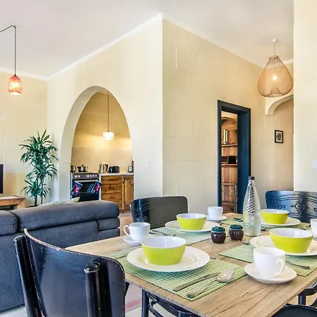 'Feel@Home' Xlendi Retro Designer Apt 30Sec From Beach Exterior photo