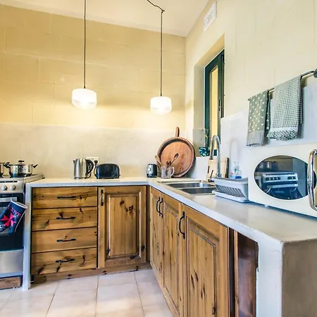 'Feel@Home' Xlendi Retro Designer Apt 30Sec From Beach Exterior photo
