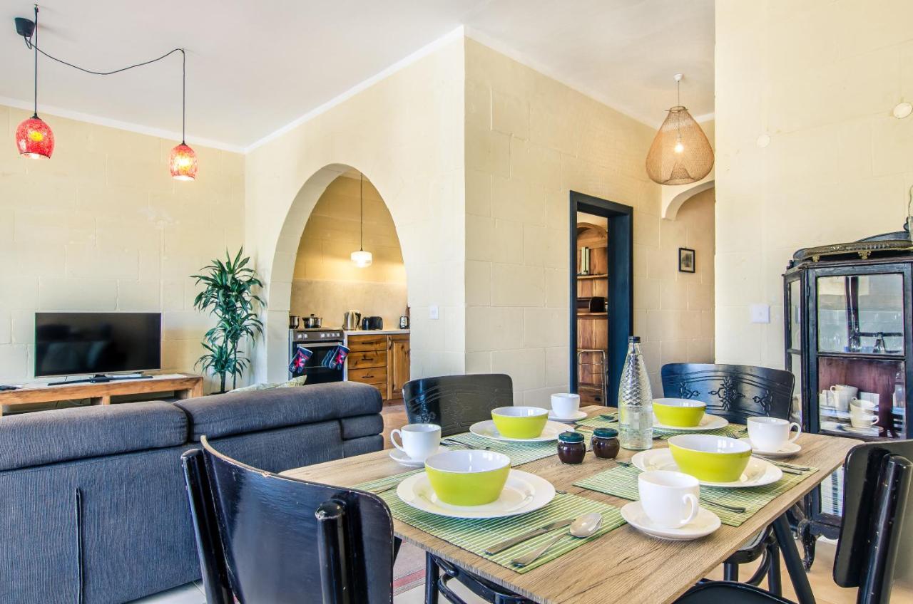 'feel@home' Retro Designer 30sec From Apartment Xlendi
