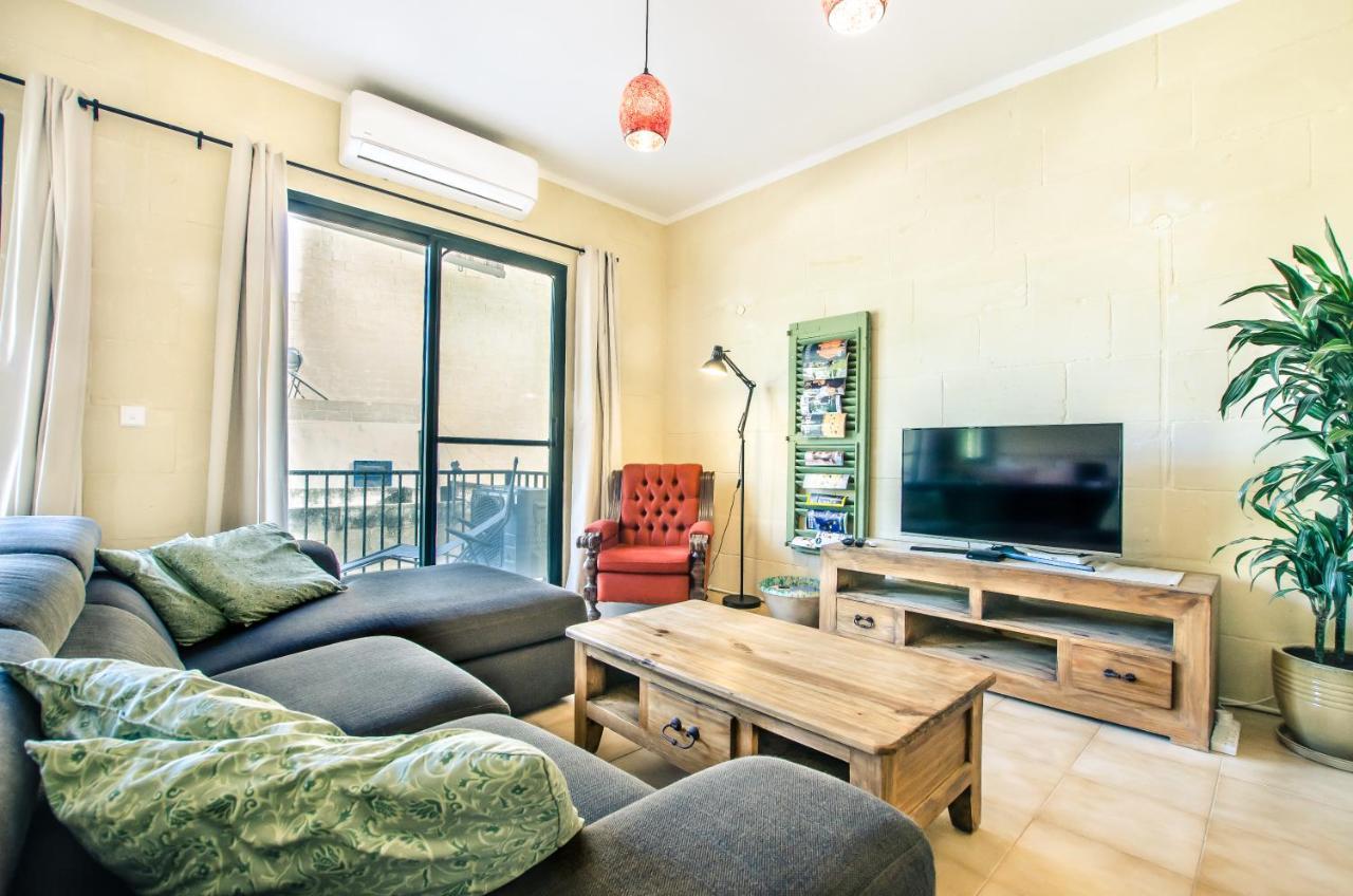 'feel@home' Retro Designer 30sec From Apartment Xlendi