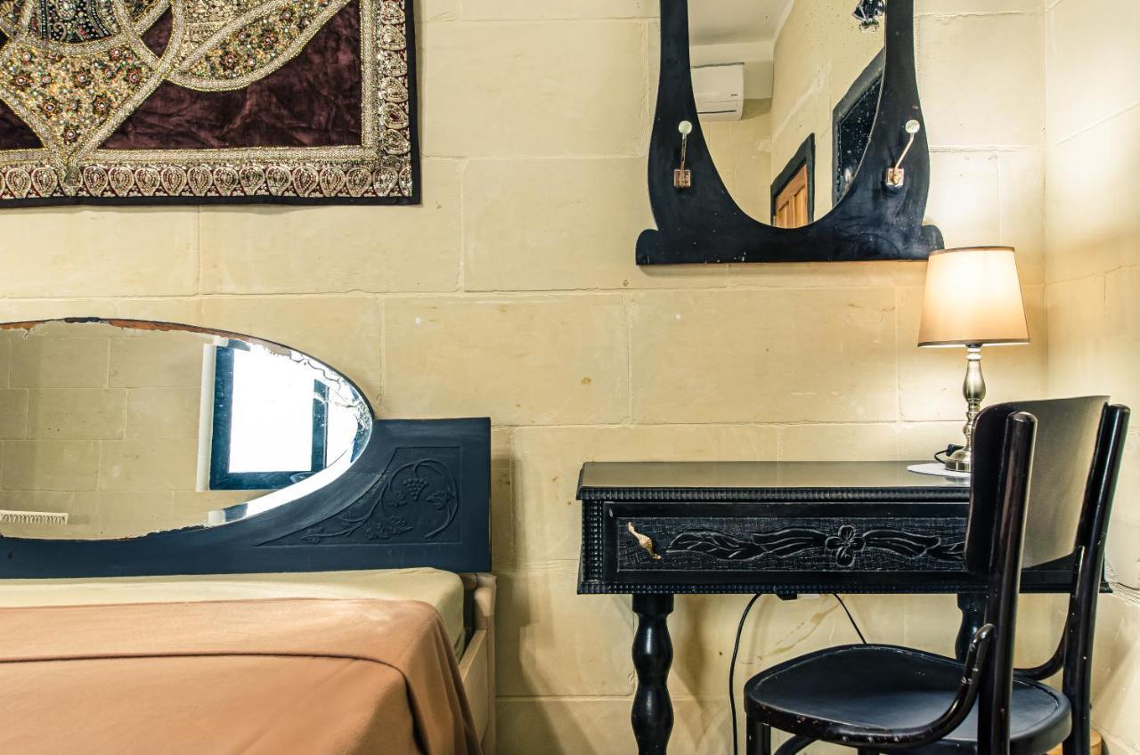 'feel@home' Retro Designer 30sec From Apartment Xlendi